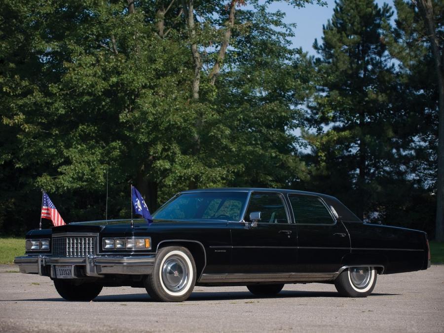  Cadillac Fleetwood Sixty Special Brougham 1976 года  (фото 22 из 25)